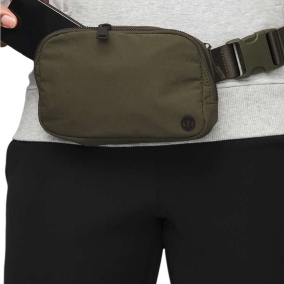 Lululemon Everywhere bag Army Green - Picture 2 of 6